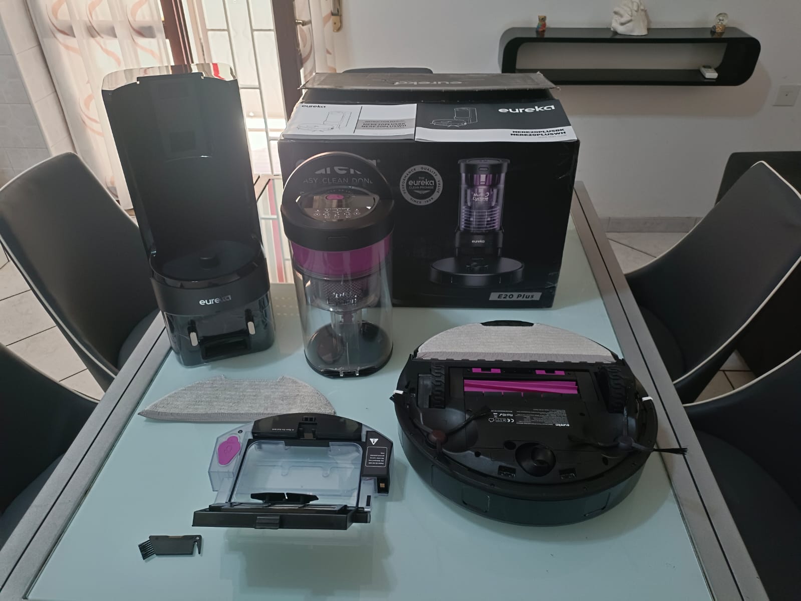 Eureka E20 Plus robot aspirapolvere, stazione di svuotamento automatica senza sacchetto: Recensione e Opinioni